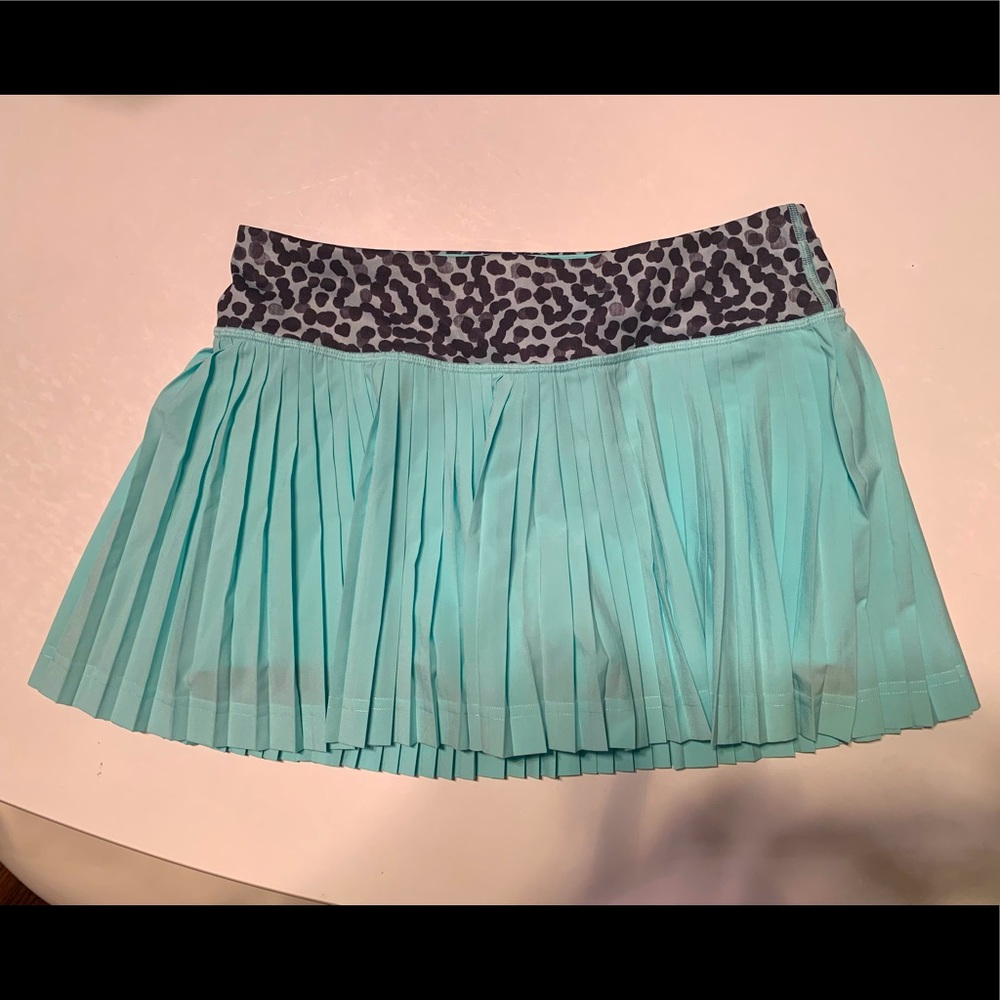 Lulu lemon green pleated skort Size 4